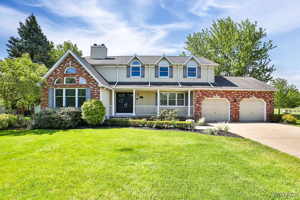 30 River Oaks Drive, Grand Island, New York image 1