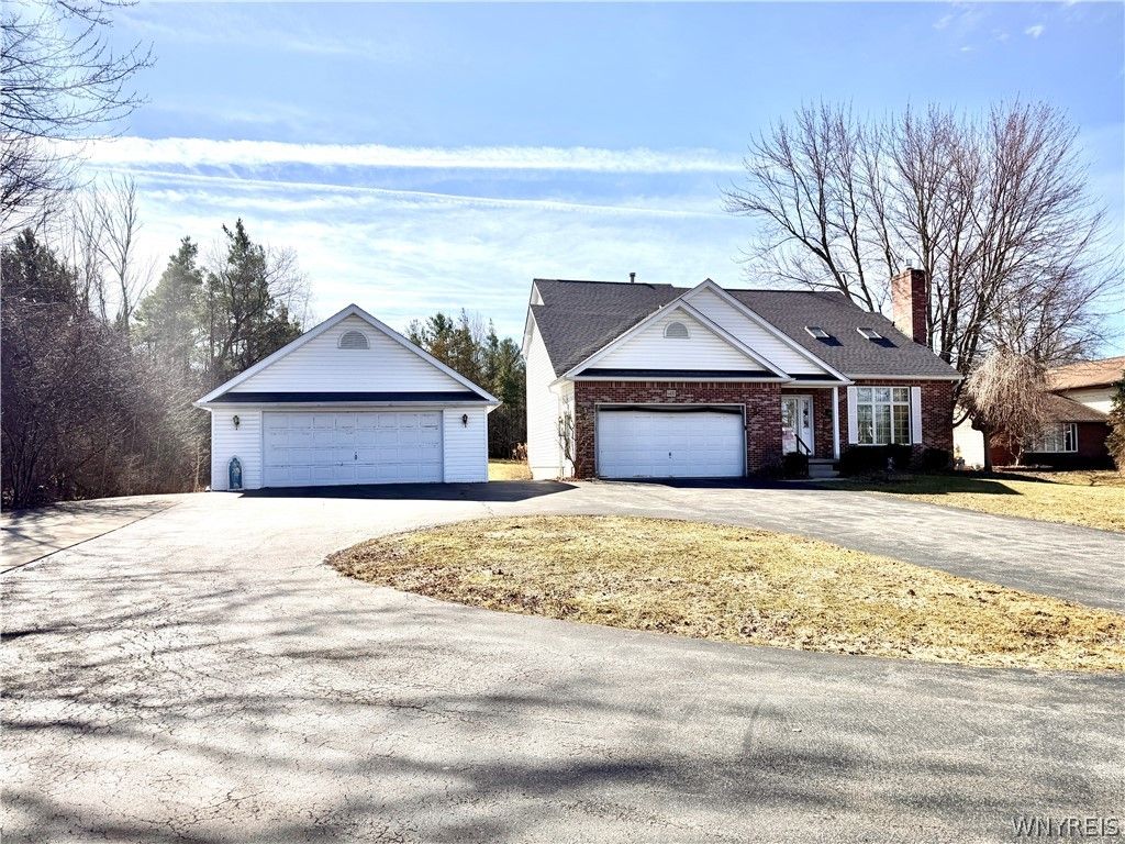 Photo of 6400 Clinton Street, Elma, NY 14059 (MLS # B1665755)