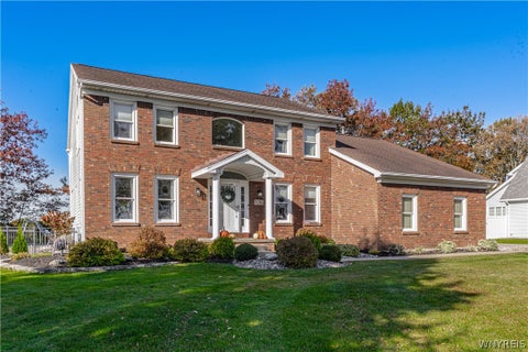 Photo of 3136 Woodland Court S, Wheatfield, NY 14120 (MLS # B1724015)