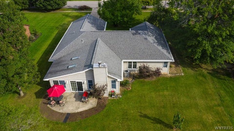 Tiny photo for 42 Trails End, Grand Island, NY 14072 (MLS # B1712910)