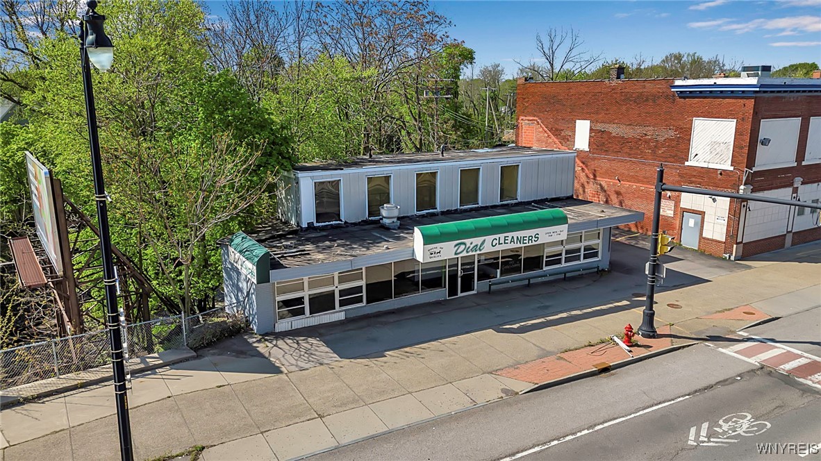 2496 Main Street