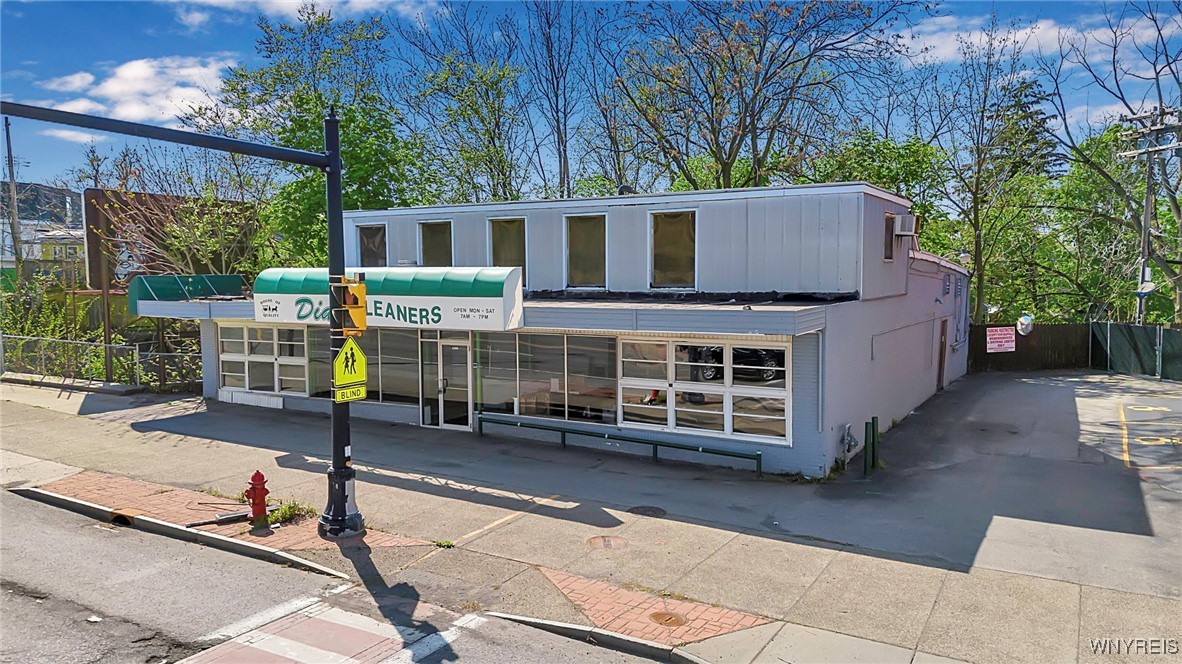 2496 Main Street
