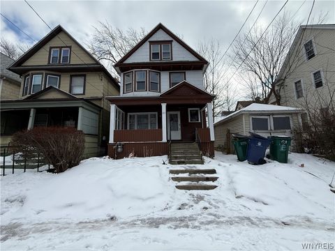 Photo of 121 Riverside Avenue, Buffalo, NY 14207 (MLS # B1664100)
