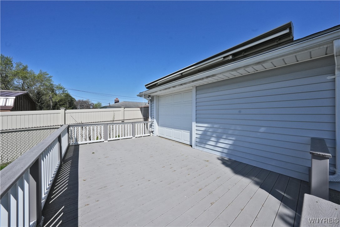 41 Della Drive, Lackawanna, New York image 32