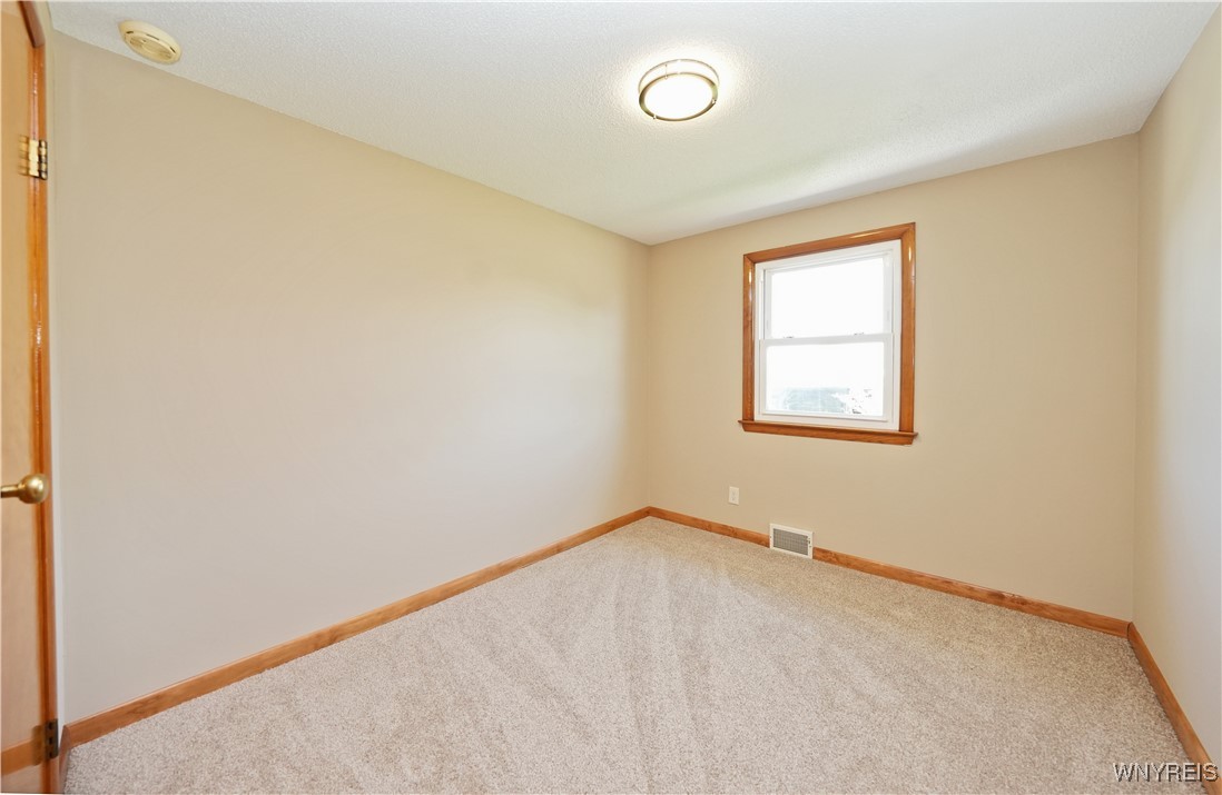 41 Della Drive, Lackawanna, New York image 17