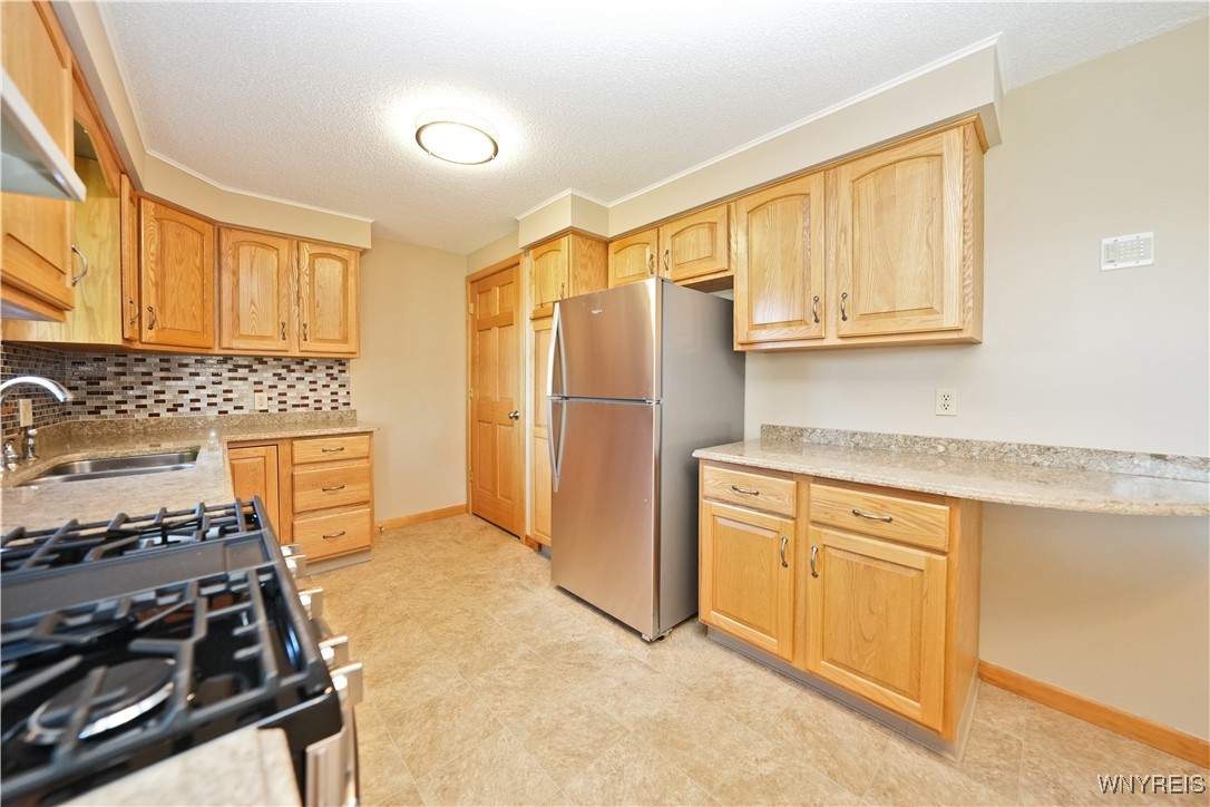 41 Della Drive, Lackawanna, New York image 8