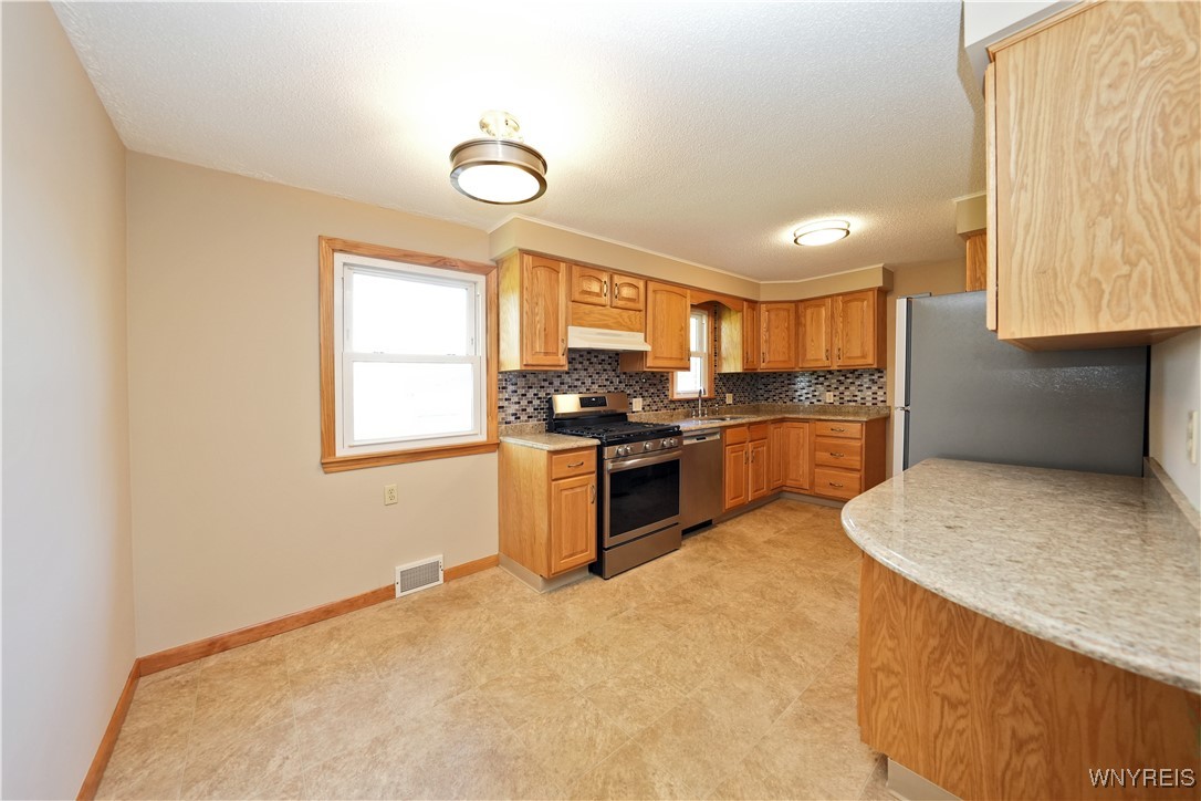 41 Della Drive, Lackawanna, New York image 6