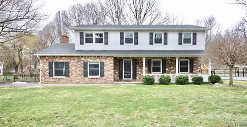 Homes For Sale - 17 Wellington Lane<br/> Orchard Park, NY 14127