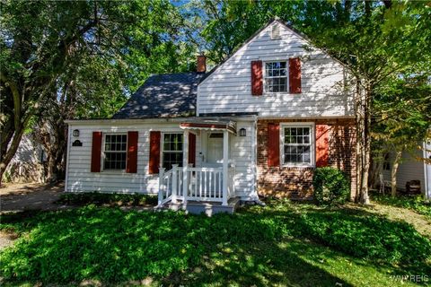 Photo of 184 Lehn Springs Drive, Amherst, NY 14221 (MLS # B1638087)