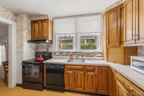 Tiny photo for 825 James Avenue, Niagara Falls, NY 14305 (MLS # B1689374)