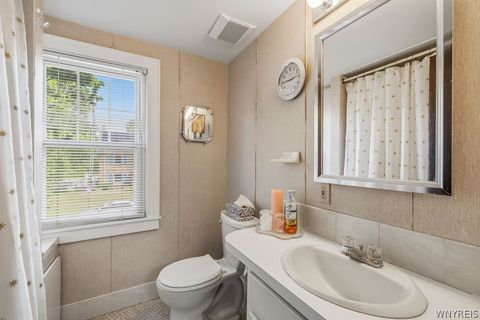 Tiny photo for 825 James Avenue, Niagara Falls, NY 14305 (MLS # B1689374)