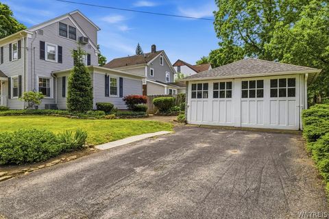 Tiny photo for 825 James Avenue, Niagara Falls, NY 14305 (MLS # B1689374)