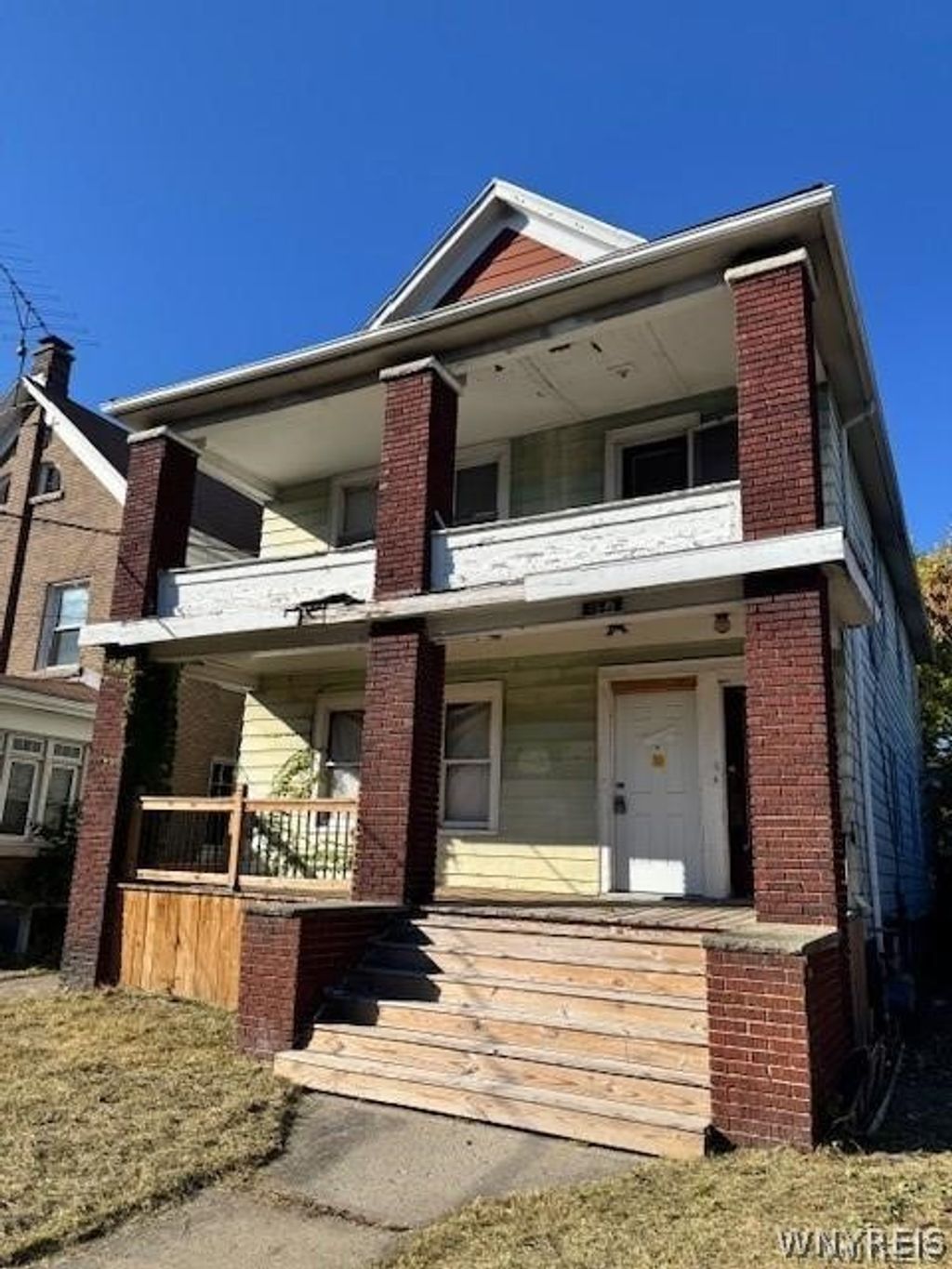 Photo of 1540 Whitney Avenue, Niagara Falls, NY 14301 (MLS # B1666983)