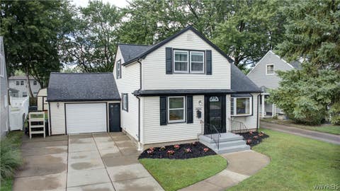 Homes For Sale - 83 Leawood Drive<br/> Tonawanda, NY 14150