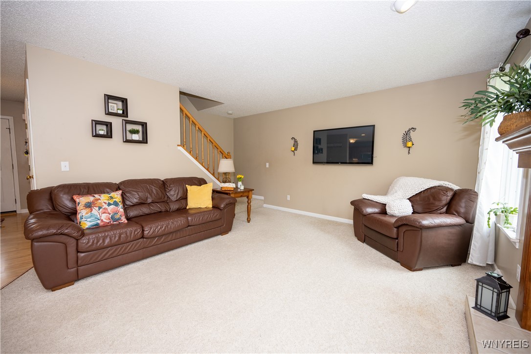 11686 Parkwood Drive, Alden, New York image 7
