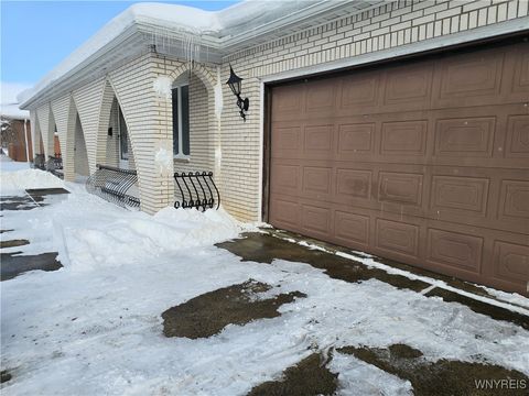 Tiny photo for 120 Autumnvale Dr, Lockport City, NY 14094 (MLS # B1660898)