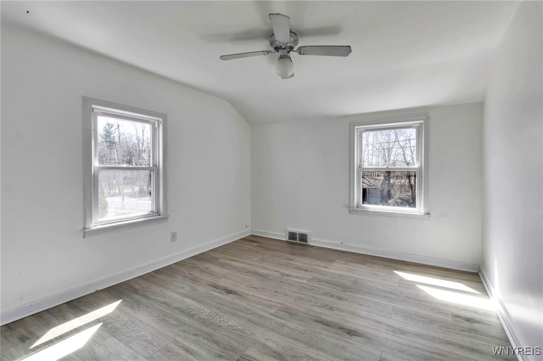 9304 Cayuga Drive, Niagara Falls, New York image 23