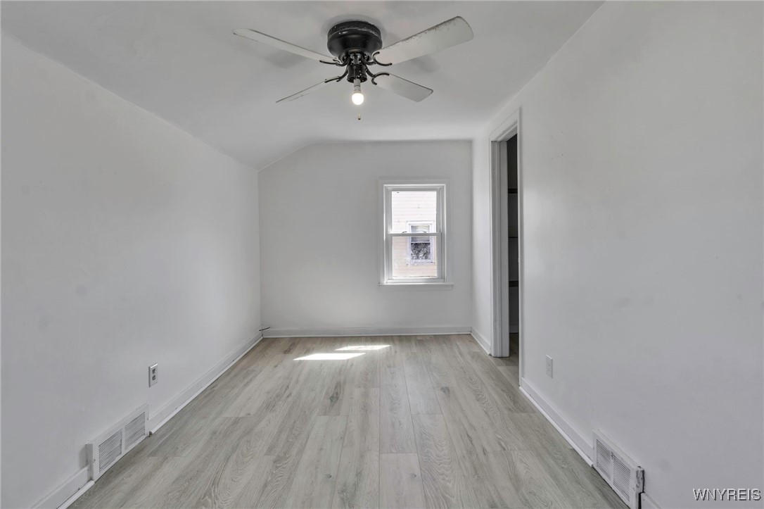 9304 Cayuga Drive, Niagara Falls, New York image 25