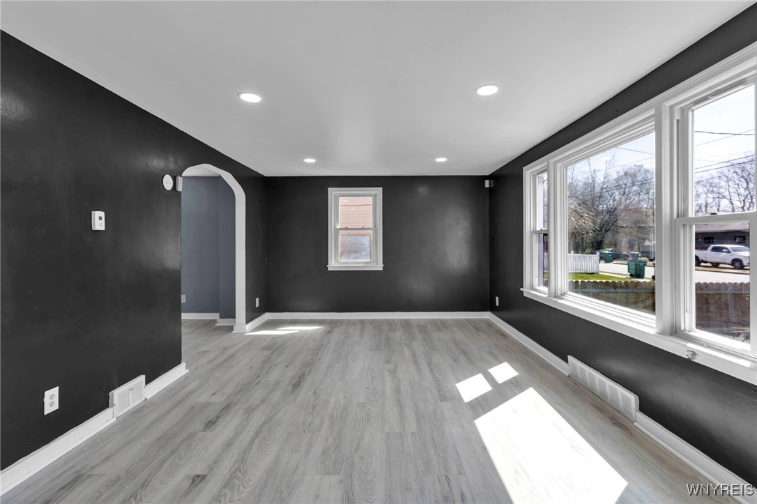 9304 Cayuga Drive, Niagara Falls, New York image 20