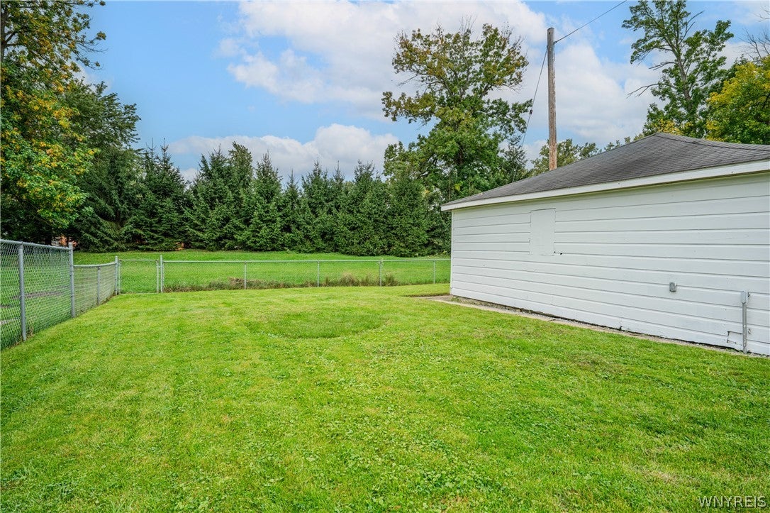 923 Center Road