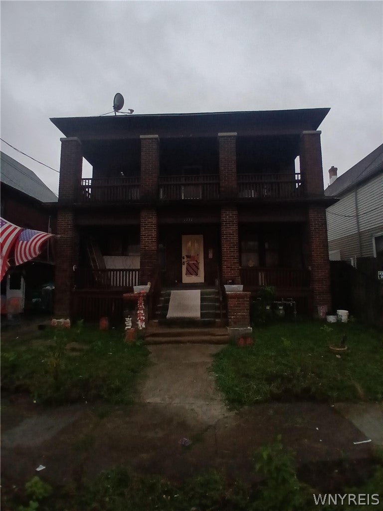 Photo of 1737 Whitney Avenue, Niagara Falls, NY 14301 (MLS # B1711571)