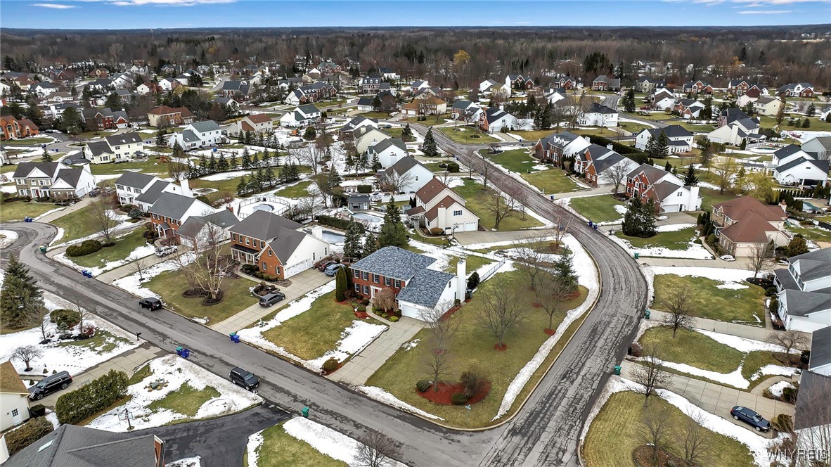 8590 Greenway Ct Ct, Clarence, New York image 46