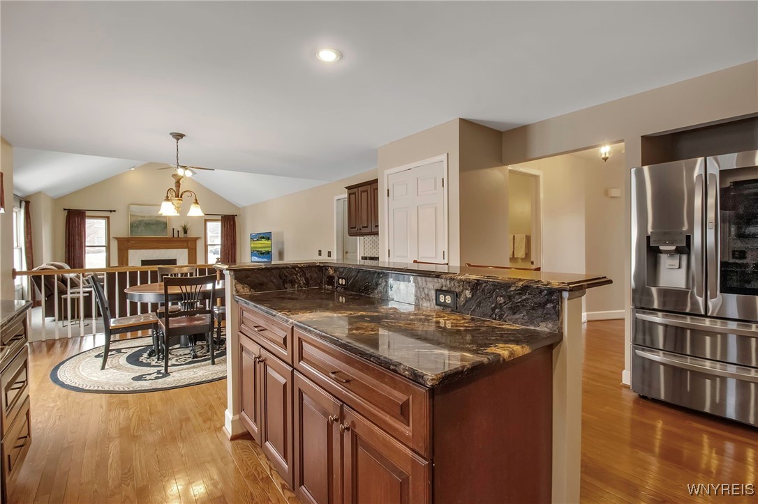 8590 Greenway Ct Ct, Clarence, New York image 15