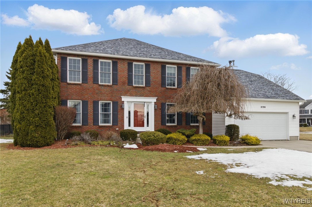 8590 Greenway Ct Ct, Clarence, New York image 3