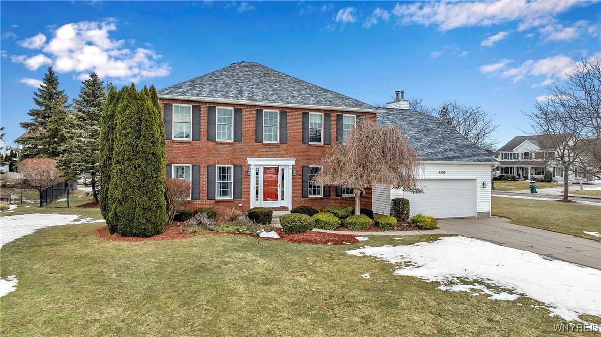 8590 Greenway Ct Ct, Clarence, New York image 1