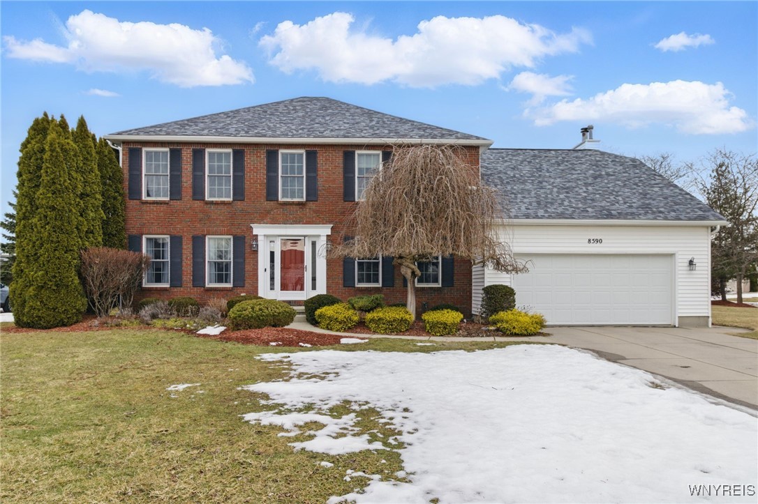8590 Greenway Ct Ct, Clarence, New York image 2