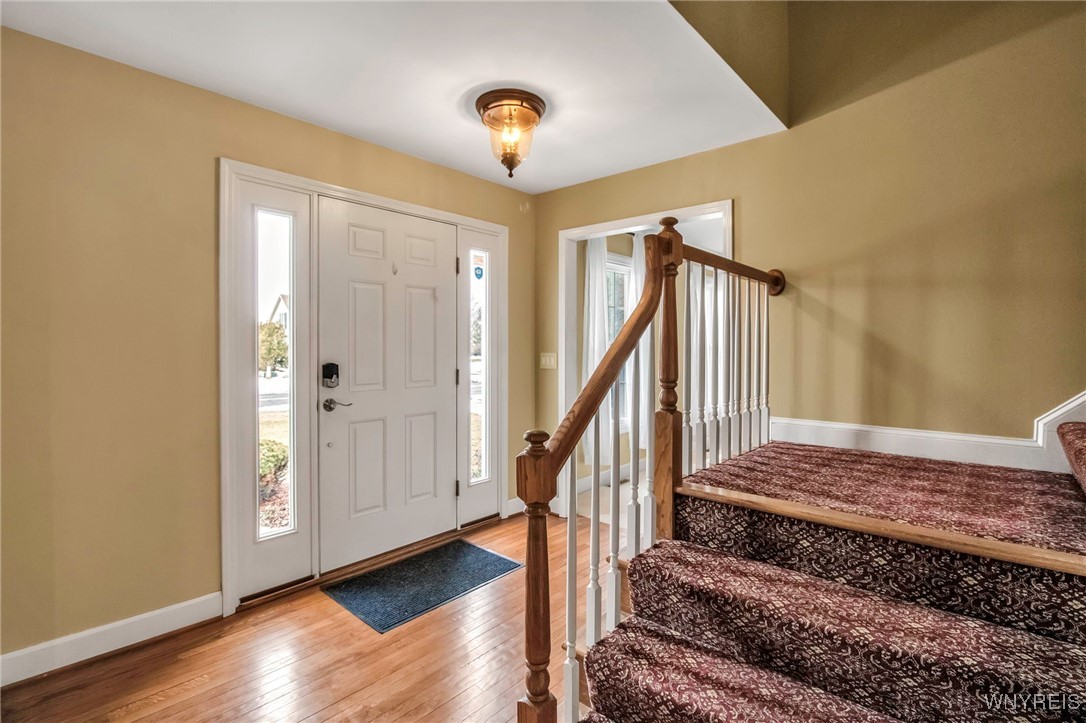 8590 Greenway Ct Ct, Clarence, New York image 7