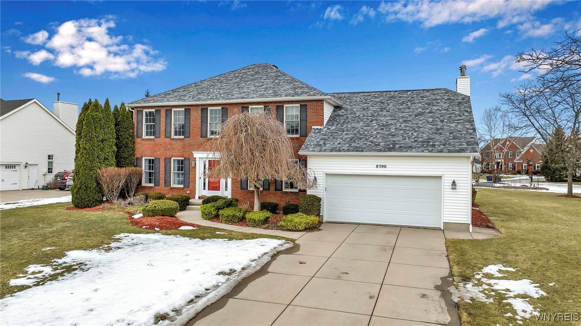 8590 Greenway Ct Ct, Clarence, New York image 4