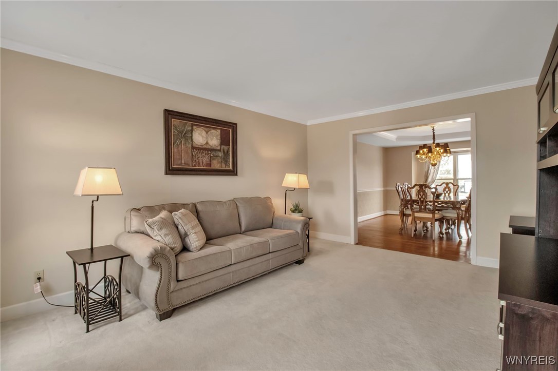 8590 Greenway Ct Ct, Clarence, New York image 8