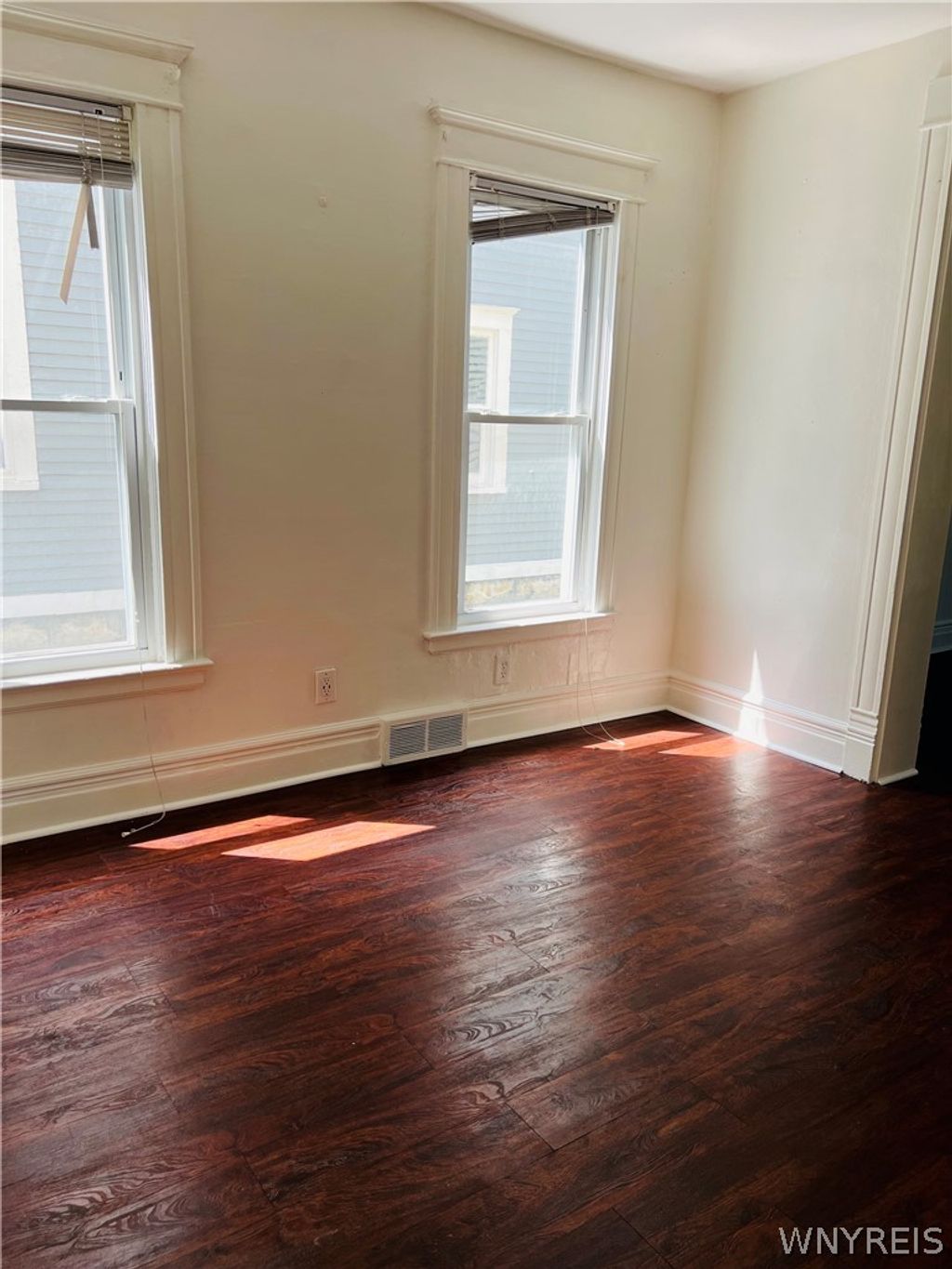 Photo of 37 Abbottsford Place, Buffalo, NY 14213 (MLS # B1677178)