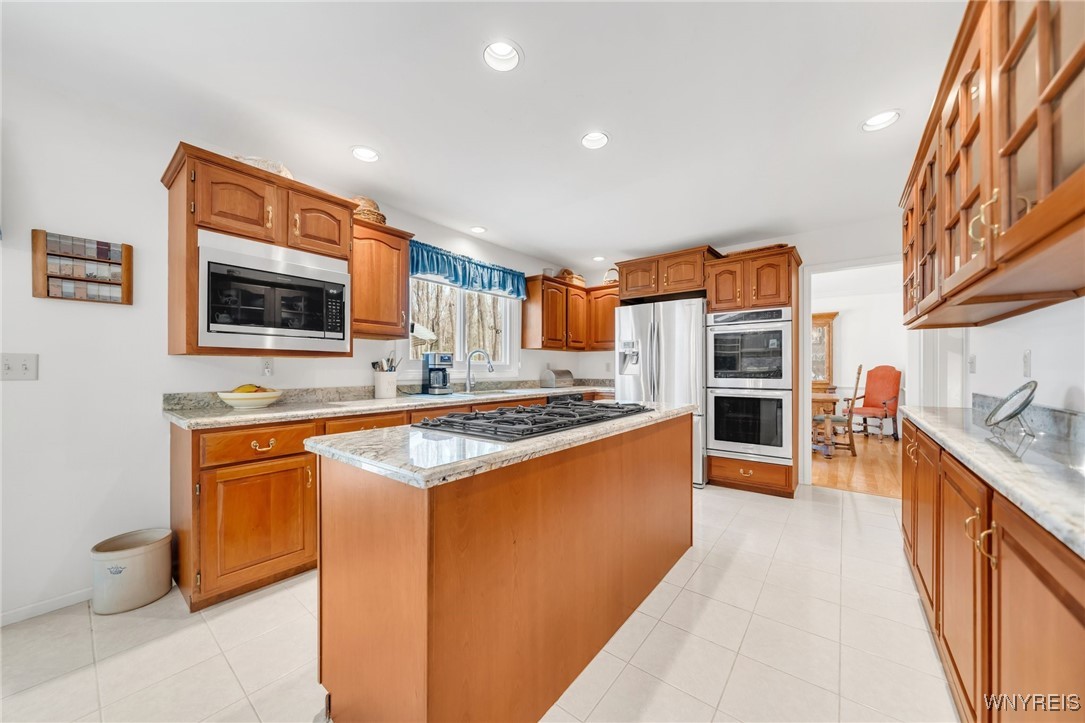 108 Middlebury Road, Orchard Park, New York image 2
