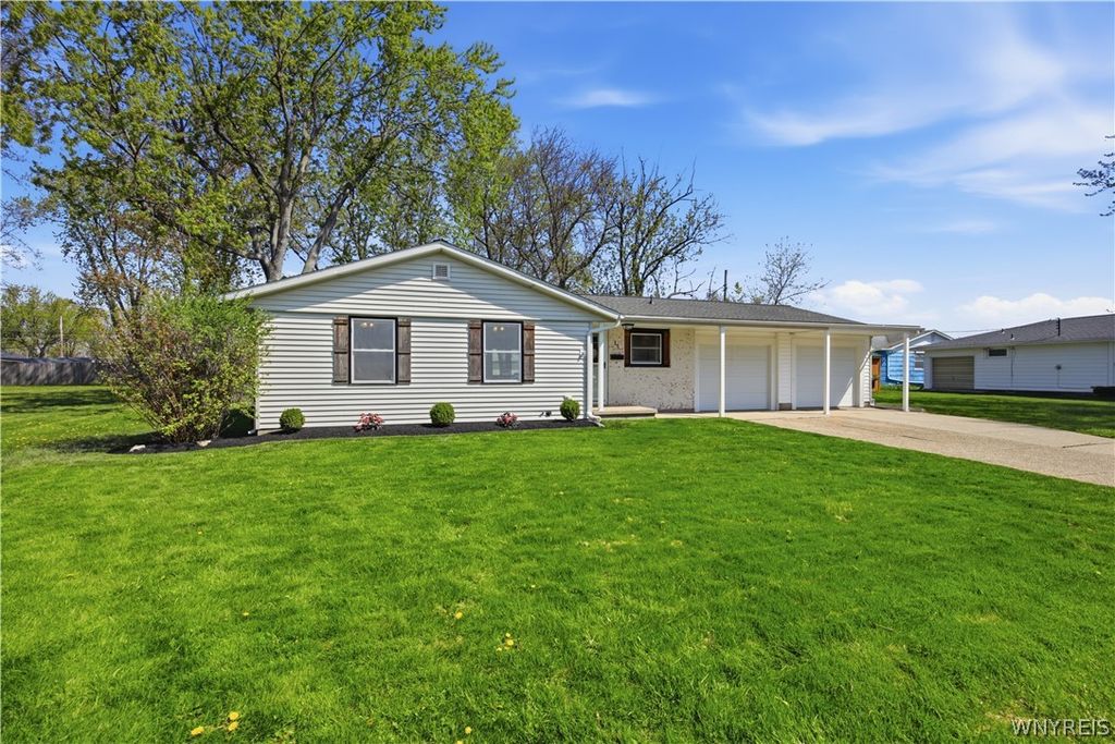 Photo of 15 Green Court, Tonawanda, NY 14150 (MLS # B1679249)