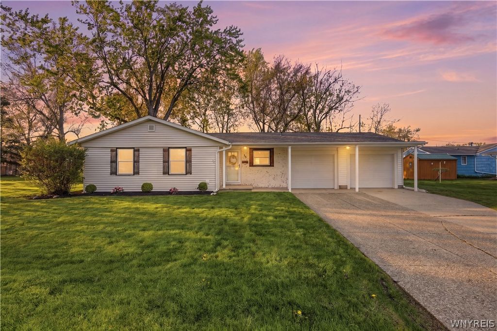 Photo of 15 Green Court, Tonawanda, NY 14150 (MLS # B1679249)