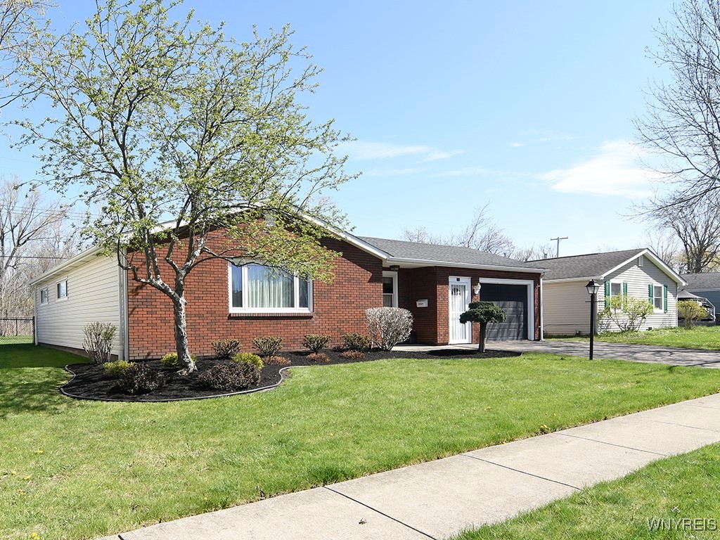 136 Cheryl Lane, Cheektowaga, New York image 3