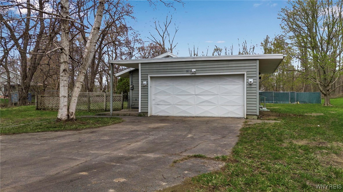 Porter, New York 14174, United States, 3 Bedrooms Bedrooms, ,2 BathroomsBathrooms,Residential,Pending,117222