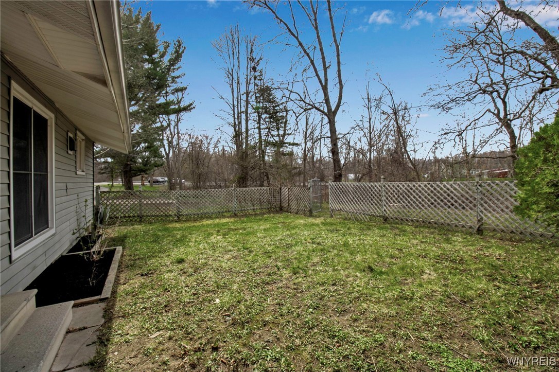 Porter, New York 14174, United States, 3 Bedrooms Bedrooms, ,2 BathroomsBathrooms,Residential,Pending,117222