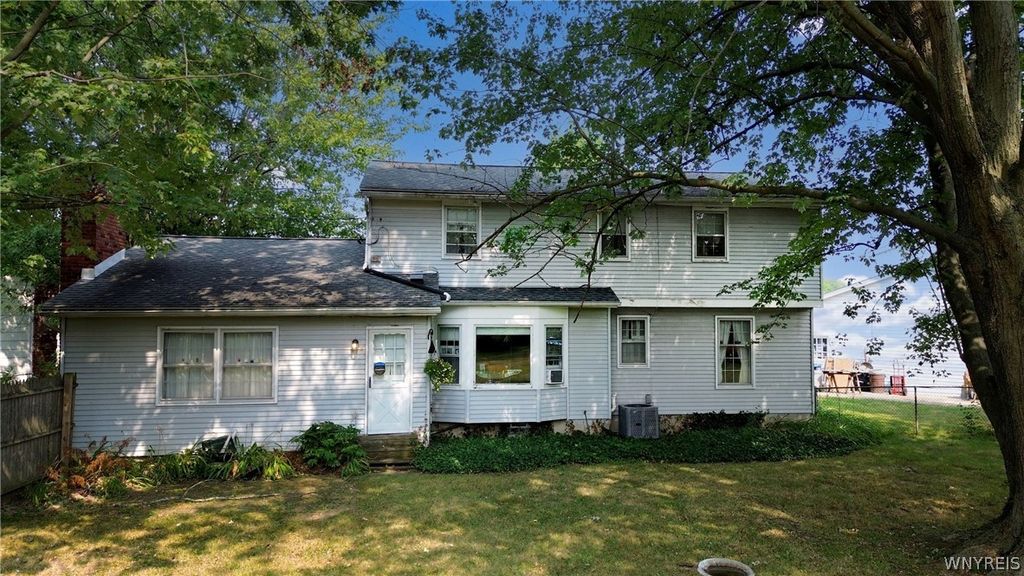 Photo of 15 Presidents Walk Walk, Amherst, NY 14221 (MLS # B1666450)