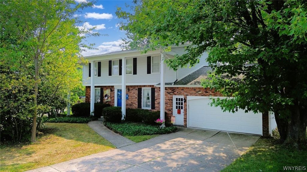 Photo of 15 Presidents Walk Walk, Amherst, NY 14221 (MLS # B1666450)