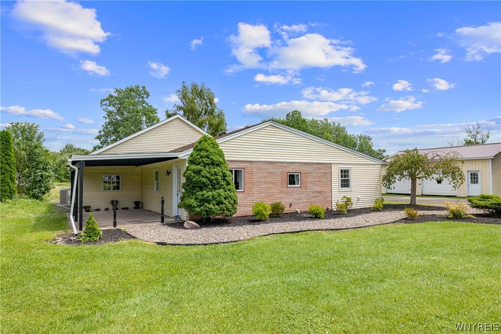 Photo of 3069 Coomer Road, Newfane, NY 14108 (MLS # B1701178)