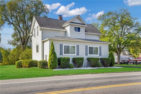 Photo of 2454 Niagara Road, Wheatfield, NY 14304 (MLS # B1681899)