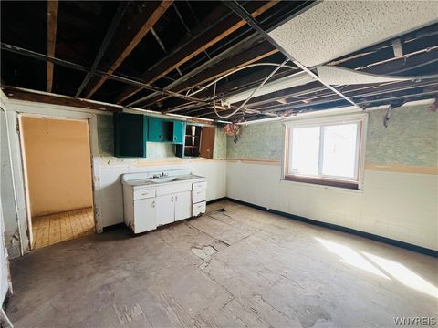 Tiny photo for 25 N Central Avenue #E, Buffalo, NY 14212 (MLS # B1669781)