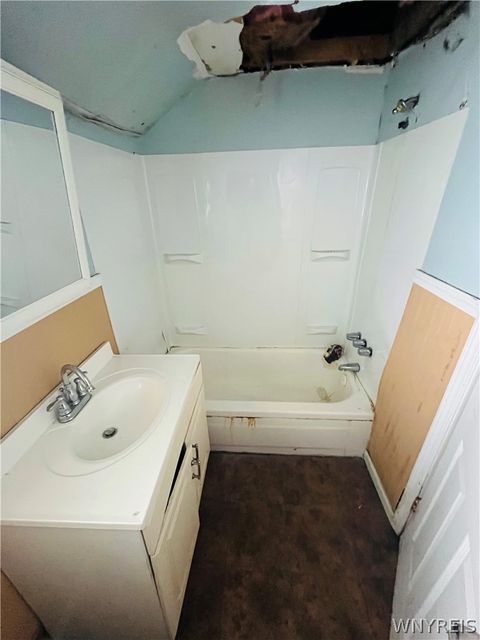 Tiny photo for 25 N Central Avenue #E, Buffalo, NY 14212 (MLS # B1669781)
