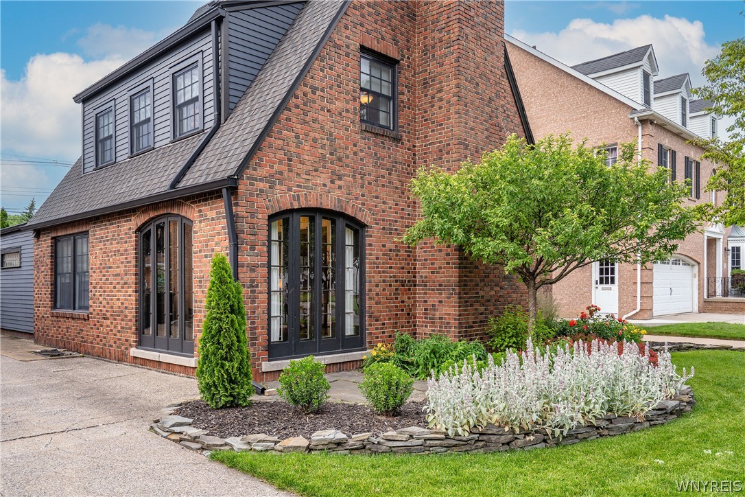77 Lowell Road