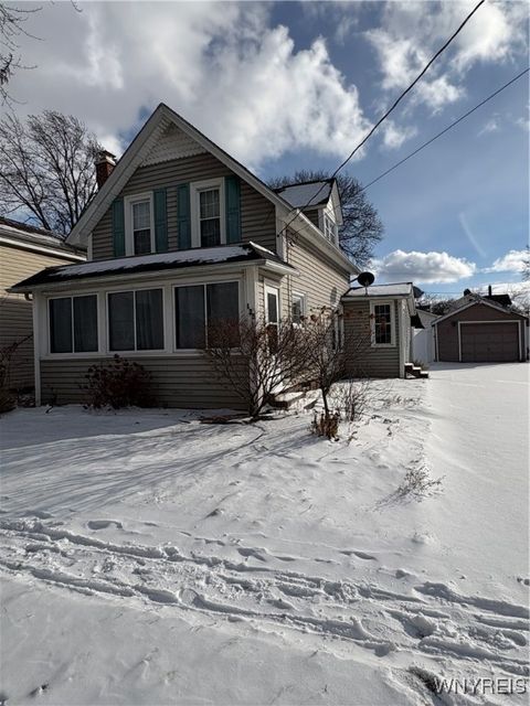 Photo of 125 Chestnut Street, Lockport City, NY 14094 (MLS # B1656692)