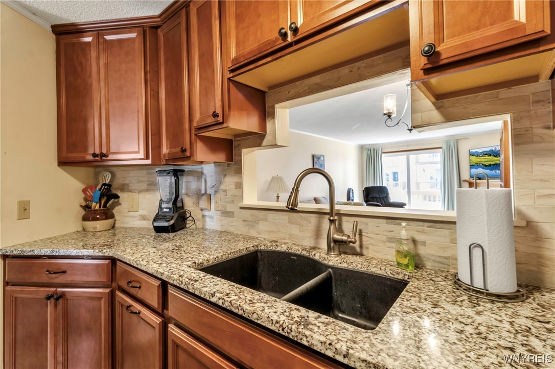 7 Beacon Park #G, Amherst, New York image 5