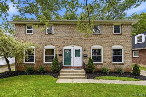 Photo of 120 E Summerset Lane, Amherst, NY 14228 (MLS # B1705663)